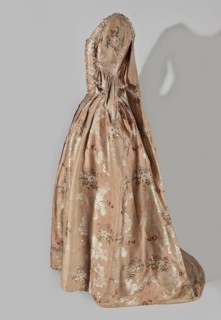 Two-piece robe à la française dress, silk in the colour of dried rose with motifs of colourful