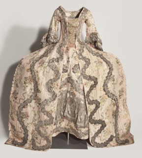 Robe à la française robe à paniers à coudes, two-piece, ca. 1764. Pink grosgrain with swirling