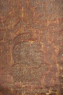 Fabric fragment, silk brocade grosgrain, 1st half of the 17th century, Italy. On a red background a