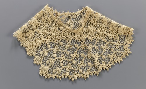 Pair of cuffs, ca. 19th century, Europe; lace cuffs with plant ornament decoration; fashion