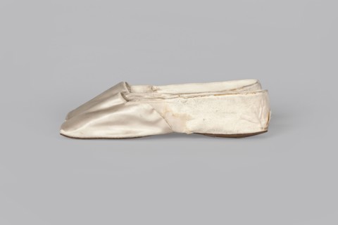 Women's slippers by Wincenty Witoszynski Warsaw; shoemaker's workshop; ca. 1840–ca. 1850. Shallow,
