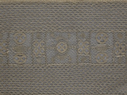 A so-called Saxon lace belt, lace belt/men's clothing accessory. The central part is a continuous