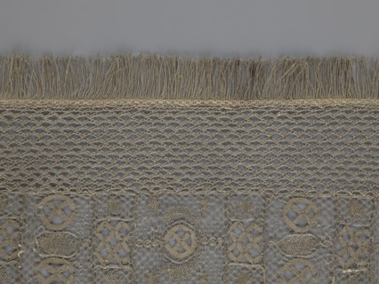 A so-called Saxon lace belt, lace belt as men's clothing accessory. The central part is a
