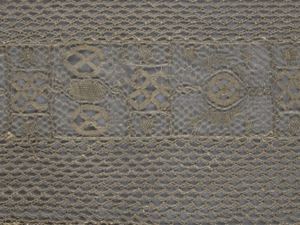 A so-called Saxon lace belt, lace belt as men's clothing accessory; central continuous belt with