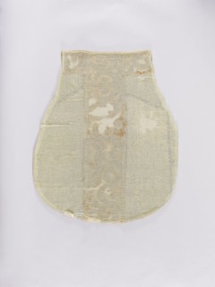 Chasuble, liturgical vestment. Genoese velvet chasuble, patterned, convex, with a regularly