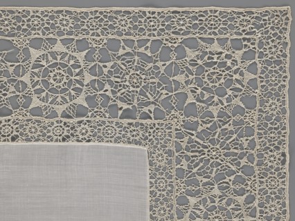 Doily, geometric ornaments; rosettes ornament; doilies; smooth center. Edge made of white linen