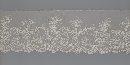 Lace fragment - shuttlecock;, Fashion accessory; needle lace and bobbin lace; shuttlecocks; tiny