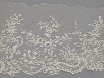 Lace fragment - shuttlecock;, Fashion accessory: clothing ornament. Materials/technique: needle