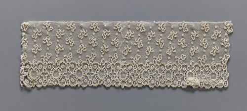 Lace fragment, needle lace, Alençon lace, one-sided geometric edge ornament with alternating ovals