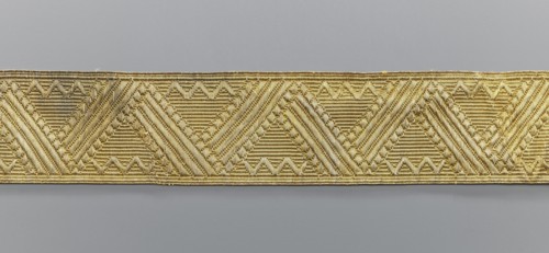Gallon, galloons haberdashery, origin unknown, geometric ornaments, smaller snake pattern at the