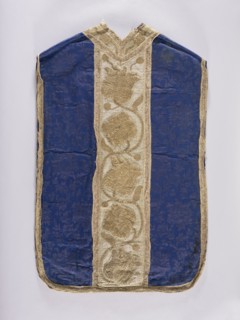 Chasuble, 17th century, Poland. Liturgical vestment. The sides are made of semi-silk navy blue