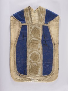 Chasuble, gift; tulips, plant ornaments, floral ornaments, flowers; liturgical vestment church