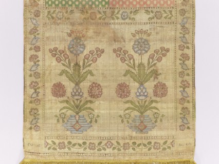 Kontusz sash, Bipartite heads with the pattern of flower bouquets on a vase-base, alternating