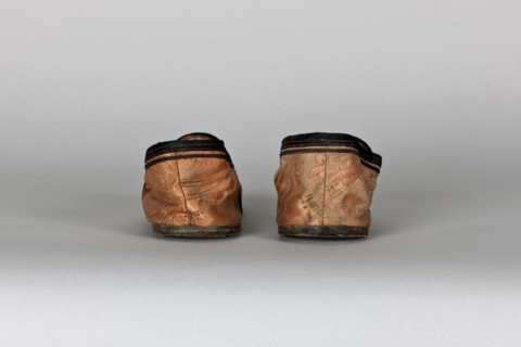Slippers, origin unknown, women's slippers, haberdashery decorations; lining of the upper and sole