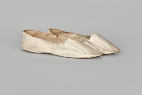 Women’s slippers, maker: Johann Dyck Vilnius; shoemaker’s workshop; ca. 1800–ca. 1850. Flat women’s