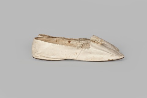 Women’s slippers. Maker: Johann Dyck, shoemaker’s workshop, Vilnius; ca. 1800–ca. 1850. Flat