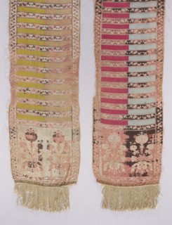 Silk kontusz sash, four-sided, c. 1787–1794. Likely made by Szczepan Filsjean Manufactory Kobylka.