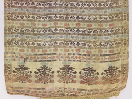 Kontusz sash; Five-part heads with an ornament of stylized, inverted floral bouquets alternating