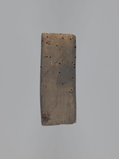 Double-sided gingerbread mold. Obverse: coat of arms with initials GG, top inscription Memento