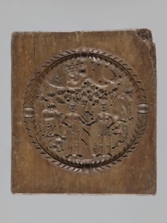 Double-sided gingerbread mould. Rectangular shape; obverse: man in 18th-century attire tricorn hat,