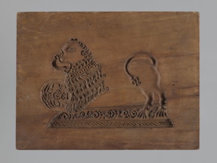 Double-sided gingerbread mould. Rectangular form, height 25.8 cm, width 19.4 cm, depth 4.3 cm.