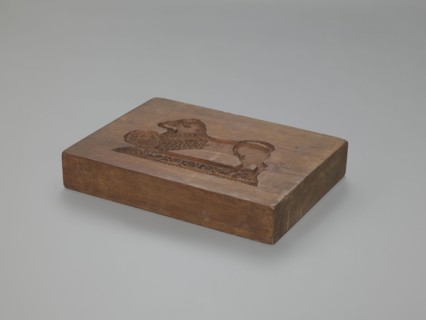 Double-sided gingerbread mould. Rectangular shape, height 25.8 cm, width 19.4 cm, depth 4.3 cm.