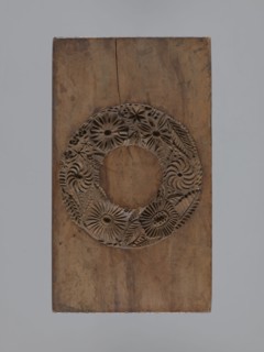 Double-sided gingerbread mould. Rectangular shape; obverse: oval coat of arms in a decorative round