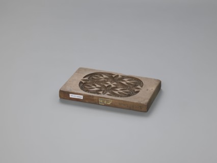 Double-sided gingerbread mould with a plant and floral ornament on both sides;, Gingerbread mould,