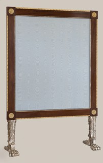 Fireplace screen in the form of a rectangular, mahogany-veneered frame mounted on a pair of carved,