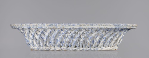 Openwork basket, Cmielów faience and porcelain factory; 1804-. Openwork basket with an oval