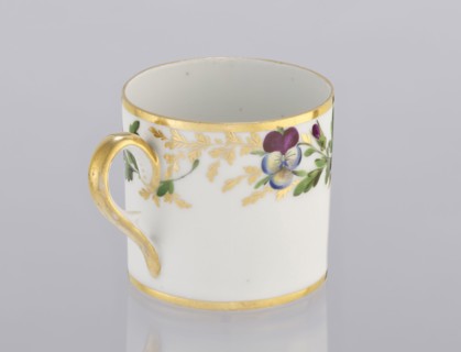 Cup with pansies, Korzec Porcelain and Faience Manufactory, 1790–1832. Cylindrical cup litron, c