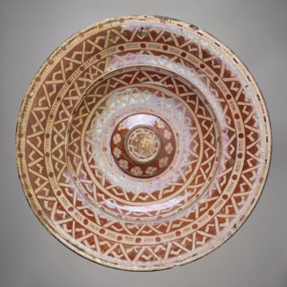 Platter, Manises ca. 1400–, Round ceramic platter with a wide collar and a bulging central