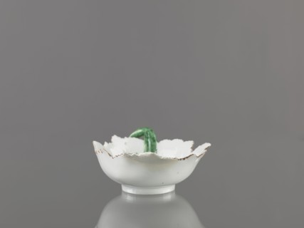 Leaf-shaped bowl, Wierbilki/near Moscow porcelain factory; 1766- . Leaf-shaped bowl on a