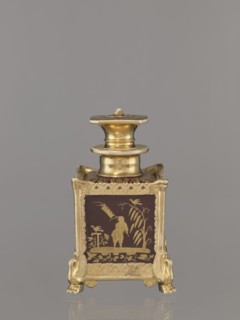 Bottle with lid, porcelain factory Gardner, Francis 1766–1917. Cubic bottle with profiled short