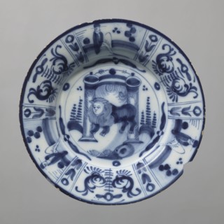 Plate, Lambertus Sanderus 1764-1806 author; De Porceleyne Claeuw faience manufacturer; 1658-1840