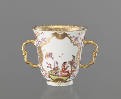 2-handled cup, Koenigliche Porzellain Fabrique, Meissen ca. 1720–1735, Hoeroldtmalerei.