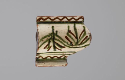 Cornice tile fragments 4, tile cullet; painted with a wavy twirl pattern; 19th century; Hutsul