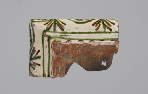 Cornice tile fragments 4, tile cullet; painted with a wavy twirl pattern; 19th century; Hutsul