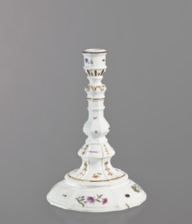 Candlestick, Koenigliche Porzellain Fabrique, Meissen 1710–1763. One-candle candlestick with