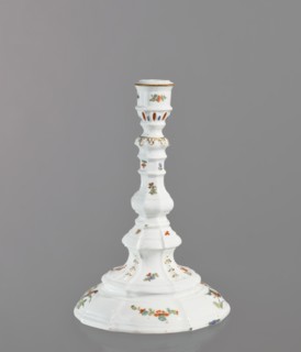 Candlestick, Koenigliche Porzellain Fabrique, Meissen 1710–1763. One-candle candlestick with