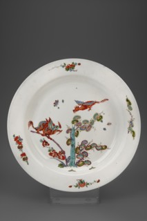 Platter with flying dragons, Koenigliche Porzellain Fabrique, Meissen ca. 1730, Kakiemon style;