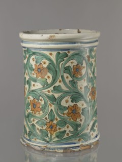 Vessel - flowerpot, unspecified manufacture; coats of arms; cartouches; cache-pot vessel.