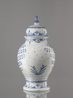 Vase with lid, Fayence-Manufaktur Muenden faience factory; 1732–1854, Hannoversch Münden; maker: