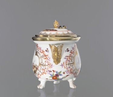 Milk jug, with lid, Augsburg city co-creator, Koenigliche Porzellain Fabrique, Meissen 1710-1763