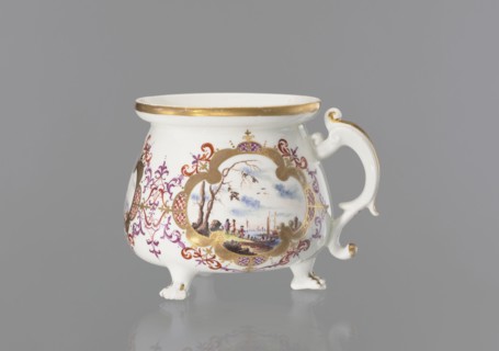 Lion's paw pot with miniatures, Königliche Porzellan-Fabrique, Meissen ca. 1730, Germany, Saxony —