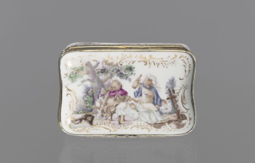 Snuffbox tin, Koenigliche Porzellain Fabrique, Meissen 1710–1763. Tall rectangular snuffbox with