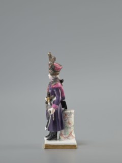 Figurine of an officer of the Polish Guard, Koenigliche Porzellain Fabrique, Meissen 1710–1763,
