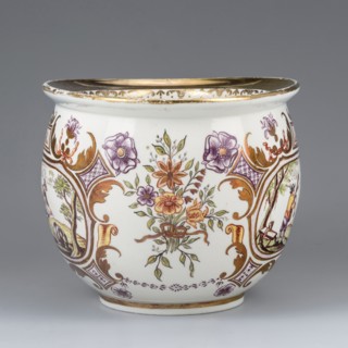Chamber pot with genre miniatures, Porzellanmanufaktur du Paquier Vienna; 1718–1744. A chamber pot