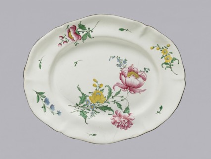 Oval platter, Glinica faience factory 1771–ca.1870. Oval platter with a delicately modeled 6-petal