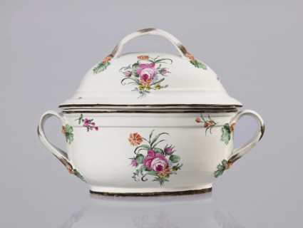 Vase with lid, Prószków Slaski faience factory 1763–1853. Egg-shaped soup tureen with a lid in the